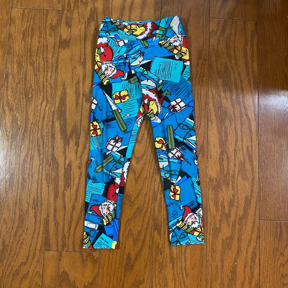 LuLaRoe Leggings in Christmas Santa print